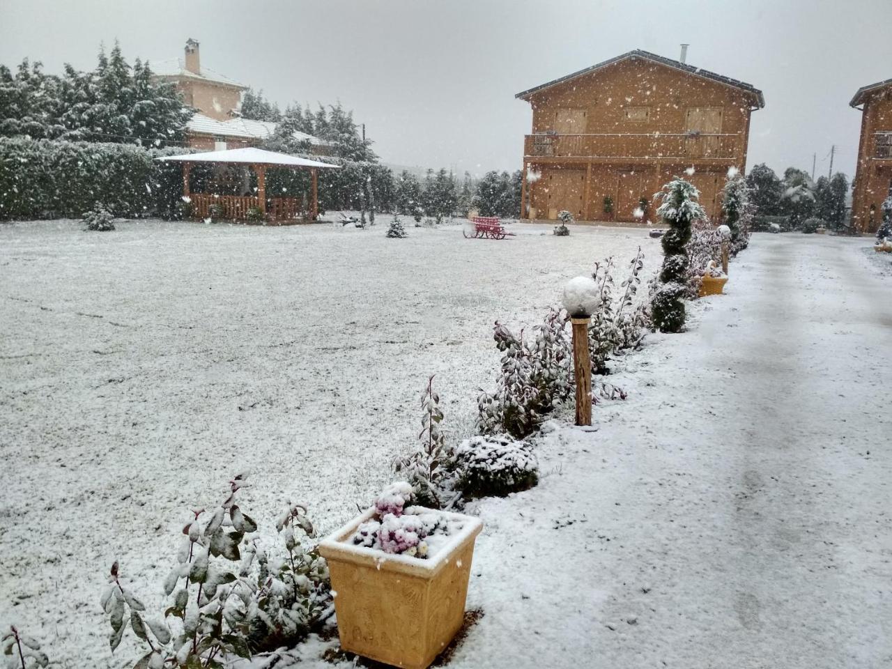 Kastor Chalets Ampelokipoi  Exterior photo